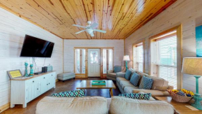 TC801 Townhome Located in Town, Close to beach, Shared Pool, Coastal Charm